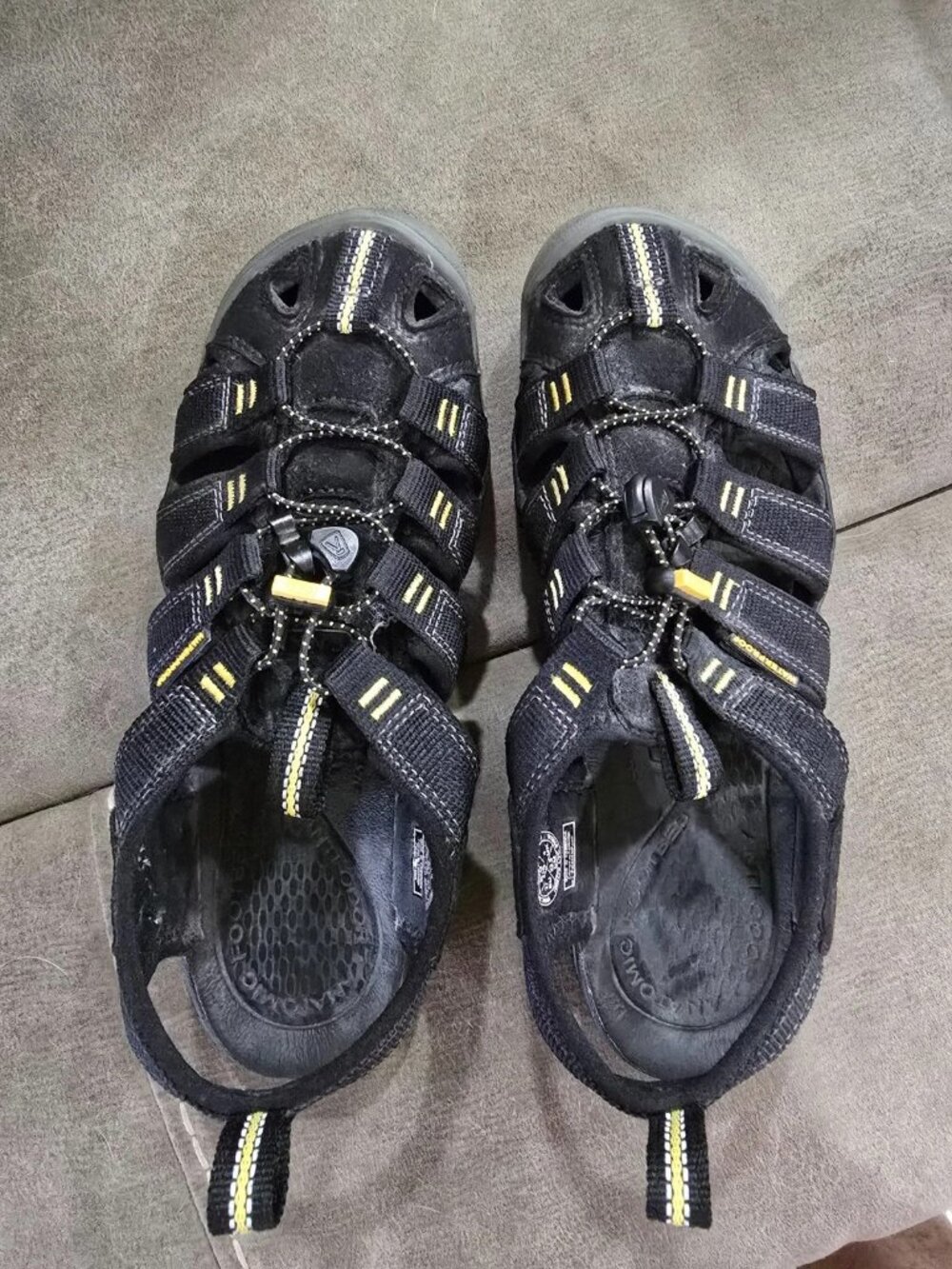 Keen Water Sandals Womens Black 6.5 Water Sports Hiking Contour Arch Anti Odor